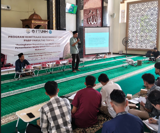 Dukung Transformasi Dakwah, Dosen FT UNM Latih Dai Muda Makassar Manfaatkan AI untuk Dakwah Digital